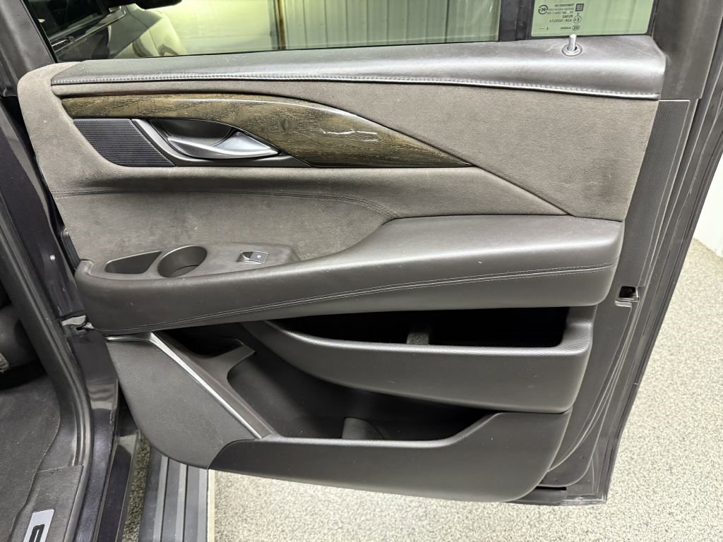 Used 2016 Cadillac Escalade ESV Platinum image 36