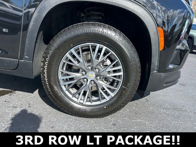 Used 2025 Chevrolet Traverse LT FWD image 8