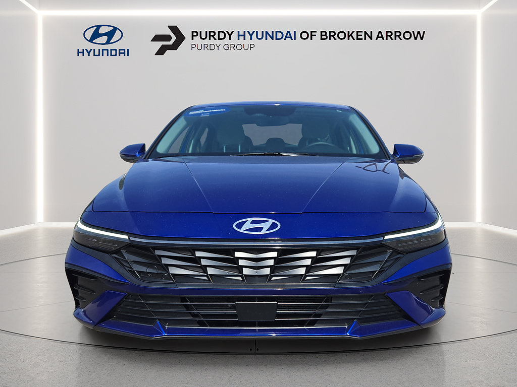 Certified 2025 Hyundai Elantra Limited FWD image 2