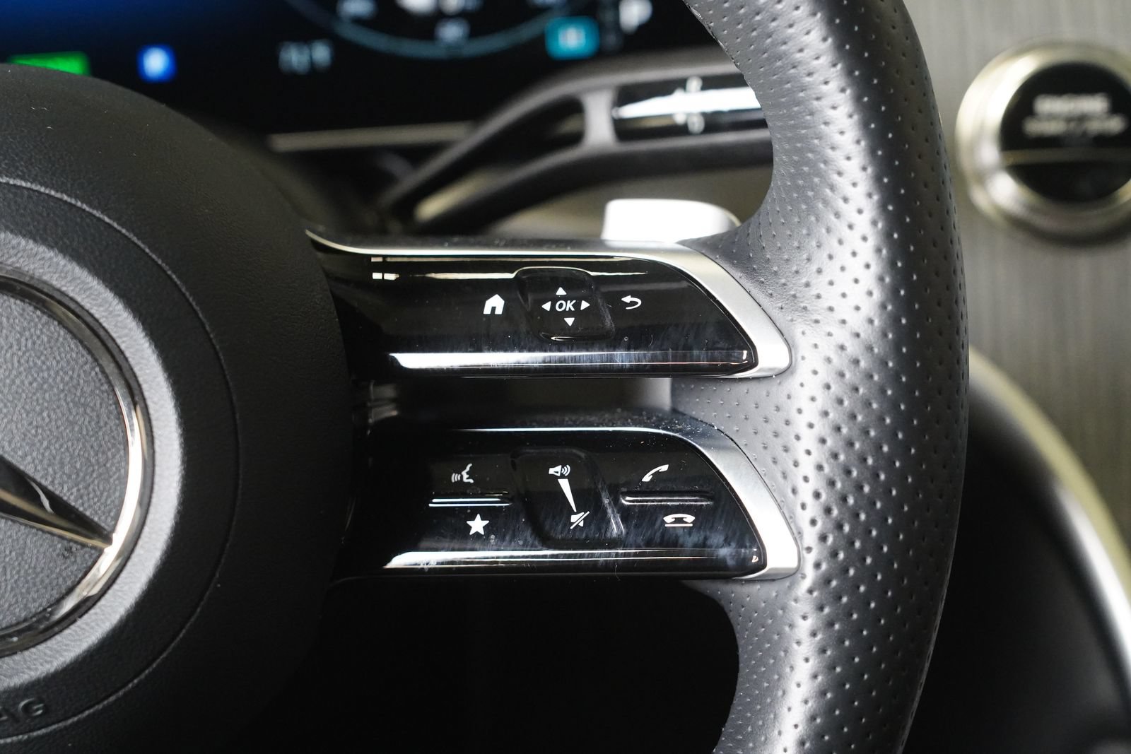 Certified 2026 Mercedes-Benz GLC 350e 4MATIC image 17