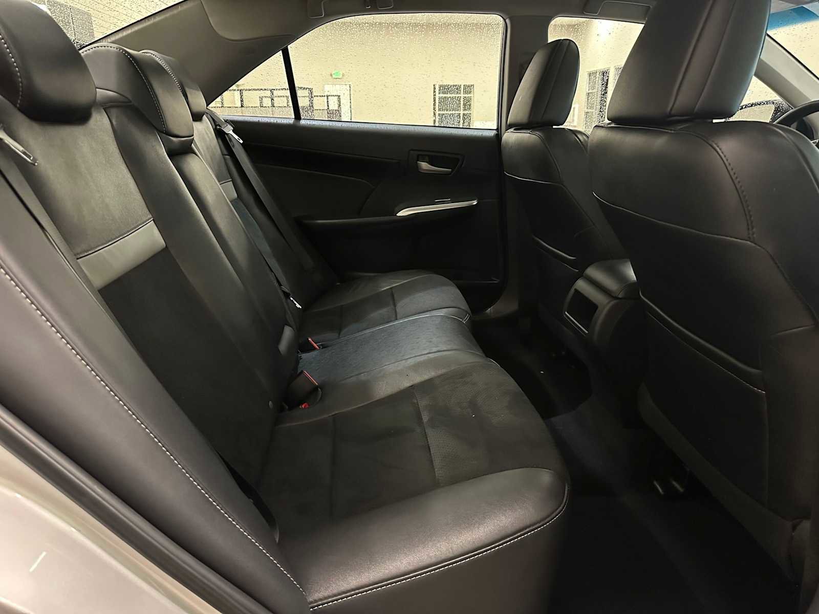 Used 2013 Toyota Camry SE w/ Leather Pkg image 23