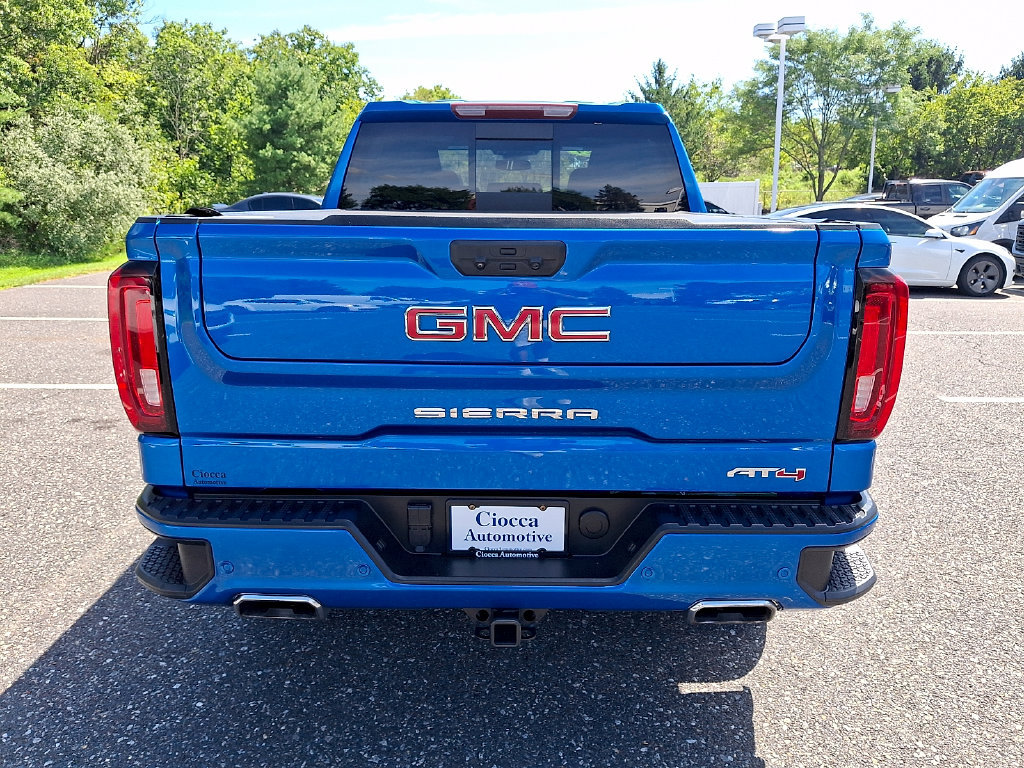 Used 2024 GMC Sierra 1500 AT4 w/ AT4 Premium Package AWD/4WD image 9