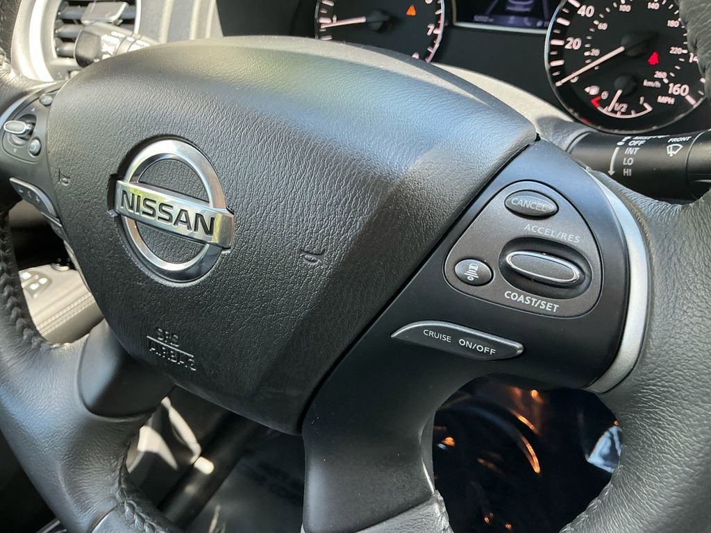Used 2018 Nissan Pathfinder SL AWD/4WD image 20
