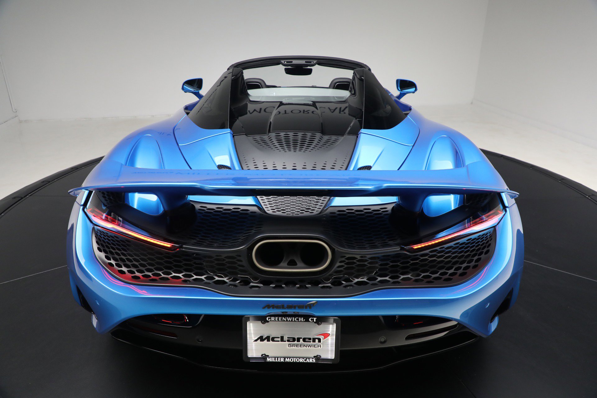 Used 2025 McLaren 750S Spider RWD image 47