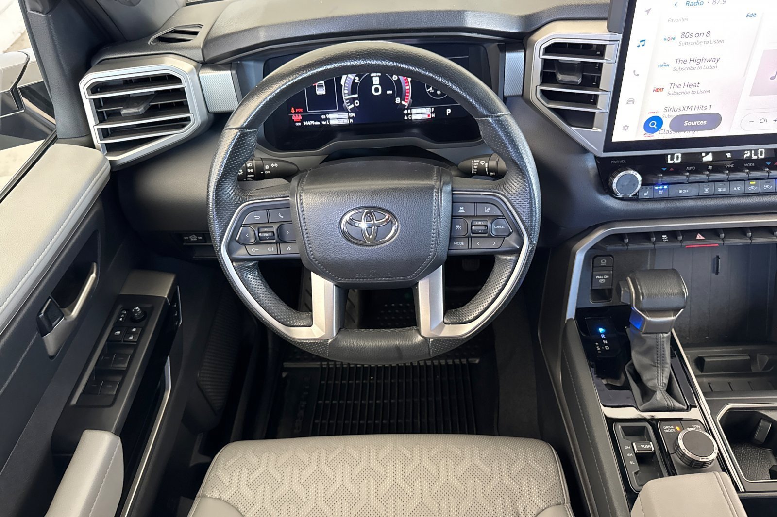 Used 2025 Toyota Tundra Limited AWD/4WD image 13