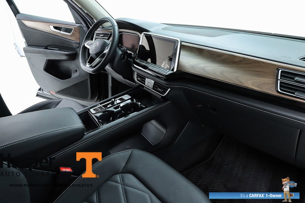 Used 2024 Volkswagen Atlas SE w/ Panoramic Sunroof Package FWD image 33