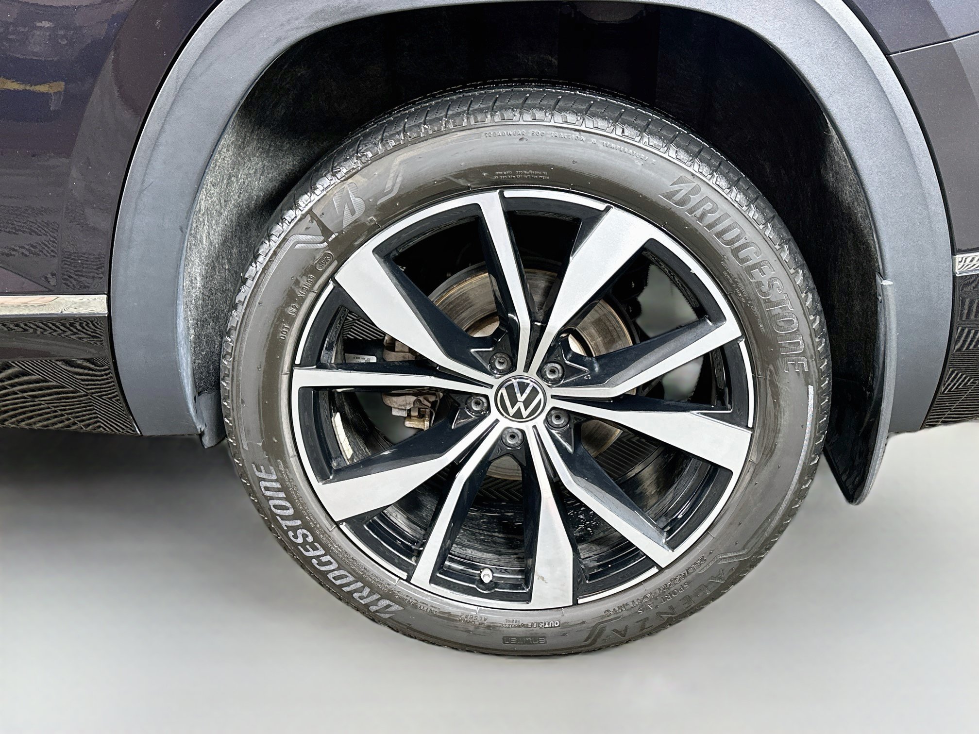 Used 2024 Volkswagen Atlas SEL Premium R-Line AWD/4WD image 33