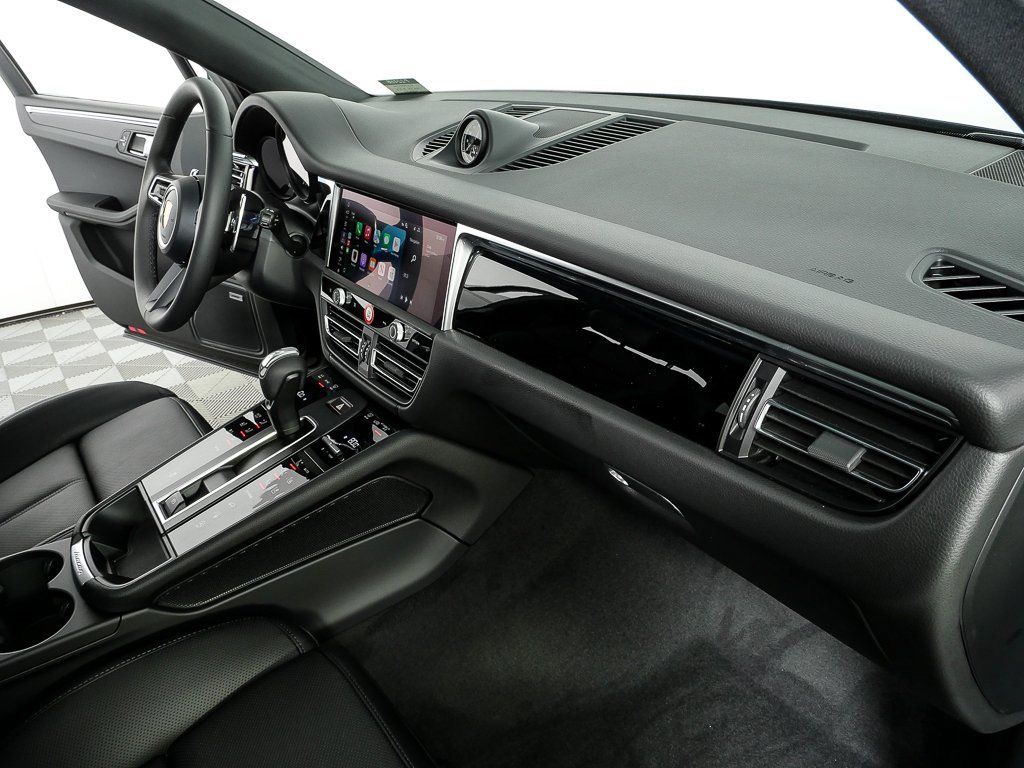 New 2026 Porsche Macan image 25