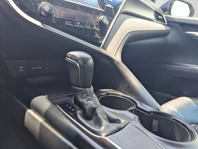 Used 2018 Toyota Camry SE w/ Moonroof Package FWD image 10