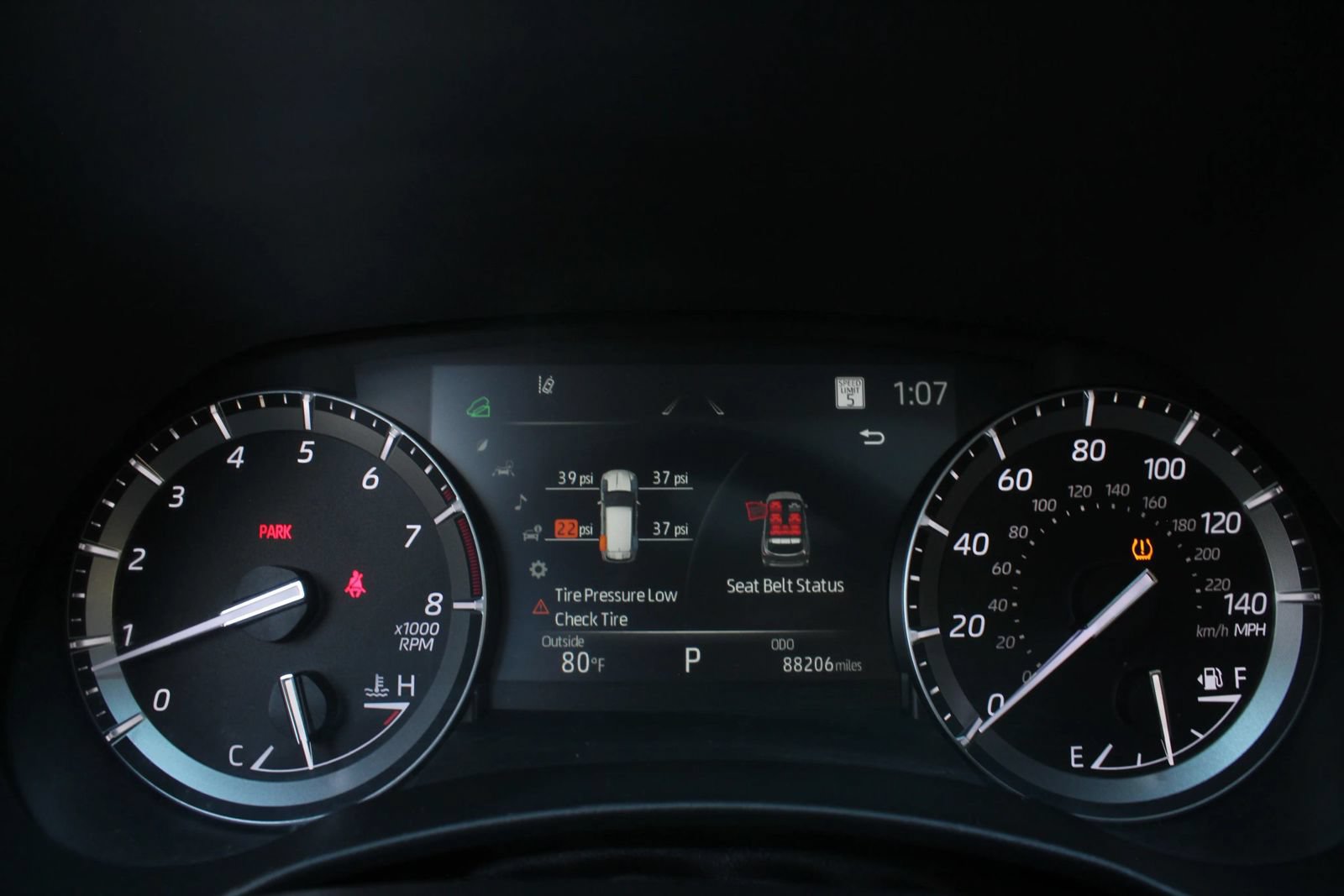 Used 2021 Toyota Highlander XLE AWD/4WD image 32