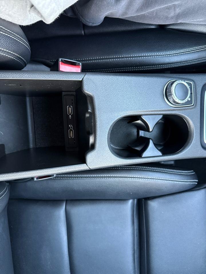 Used 2019 Mercedes-Benz CLA 250 4MATIC image 40