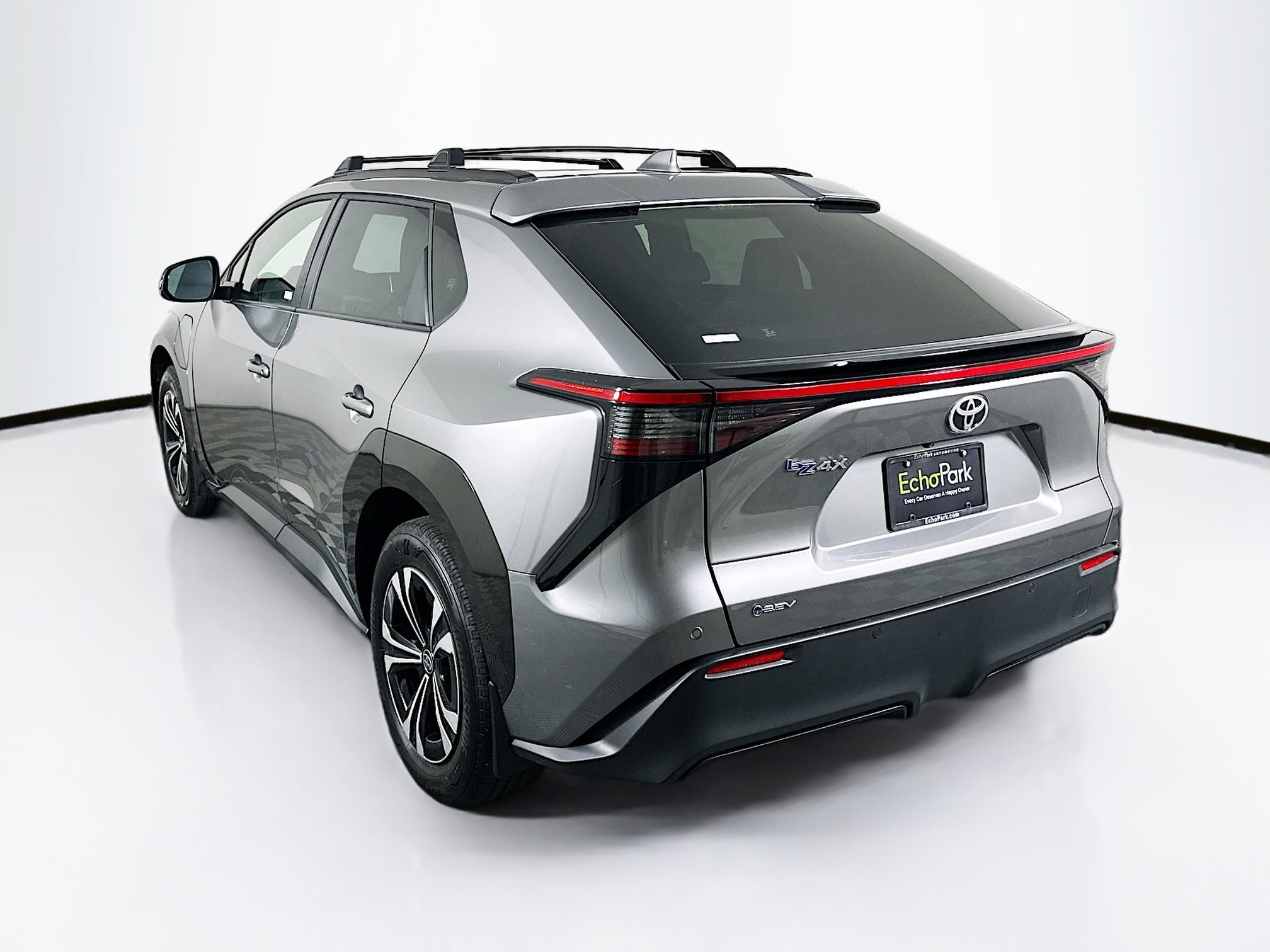 Used 2025 Toyota bZ4X FWD image 5