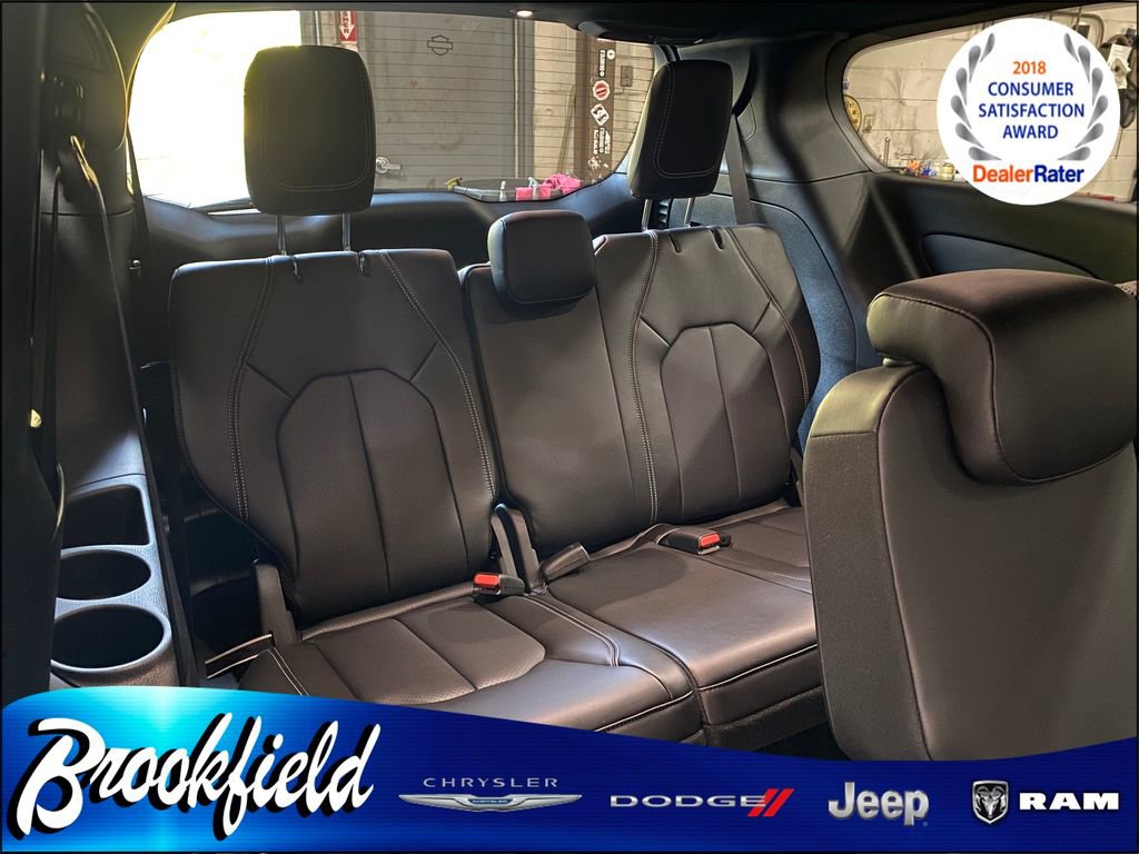 New 2026 Chrysler Pacifica Select image 16