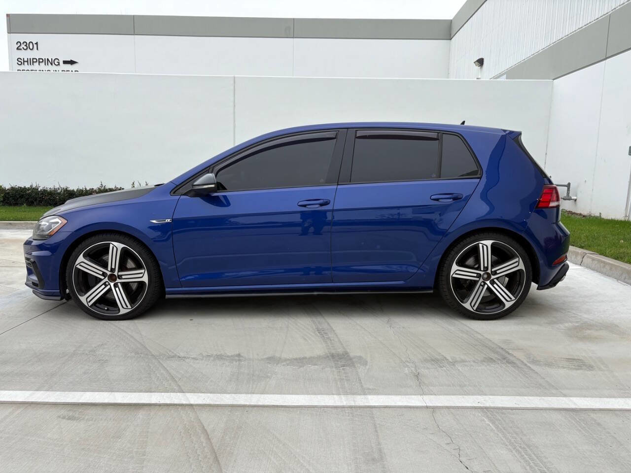Used 2018 Volkswagen Golf R 4-Door image 9