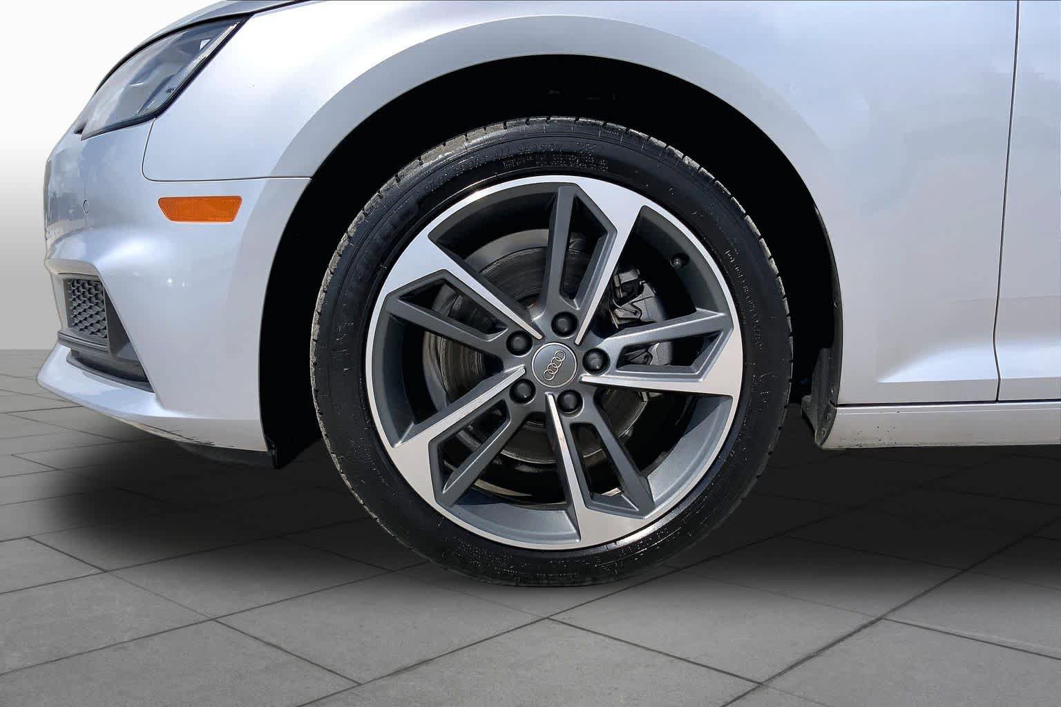 Used 2019 Audi A4 2.0T Premium FWD image 11