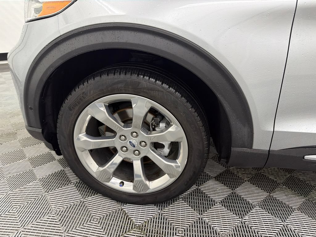 Used 2020 Ford Explorer Platinum w/ Premium Technology Package AWD/4WD image 13