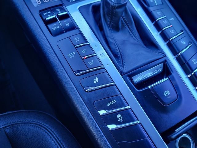 Used 2017 Porsche Macan image 23