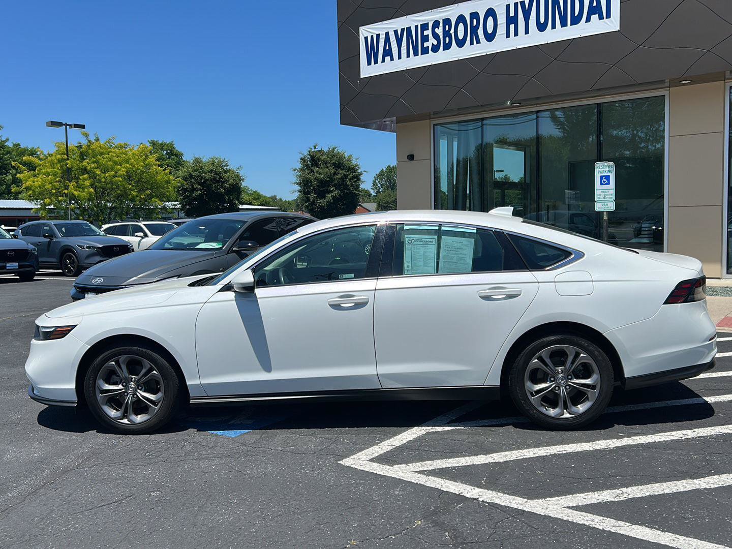 Used 2024 Honda Accord EX image 4