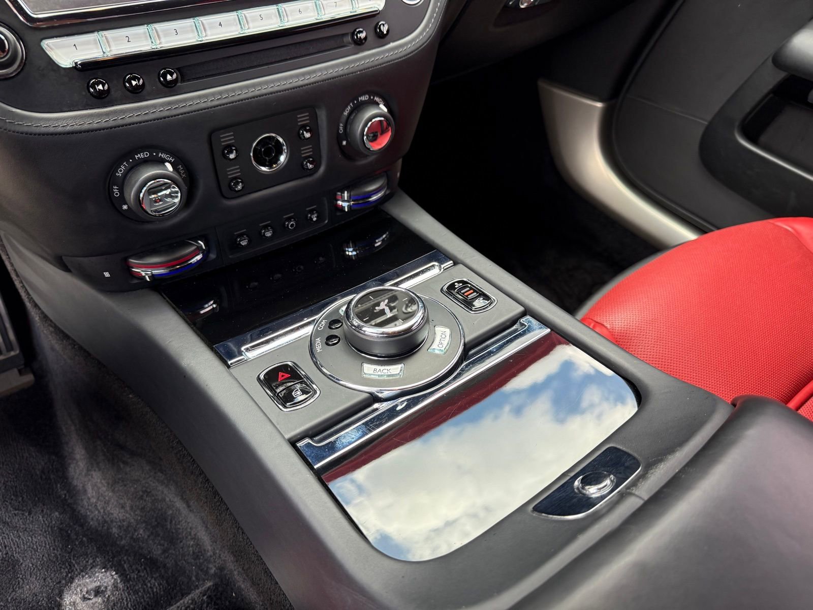 Used 2019 Rolls-Royce Wraith RWD image 29