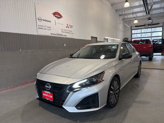 Used 2024 Nissan Altima 2.5 SV image 8