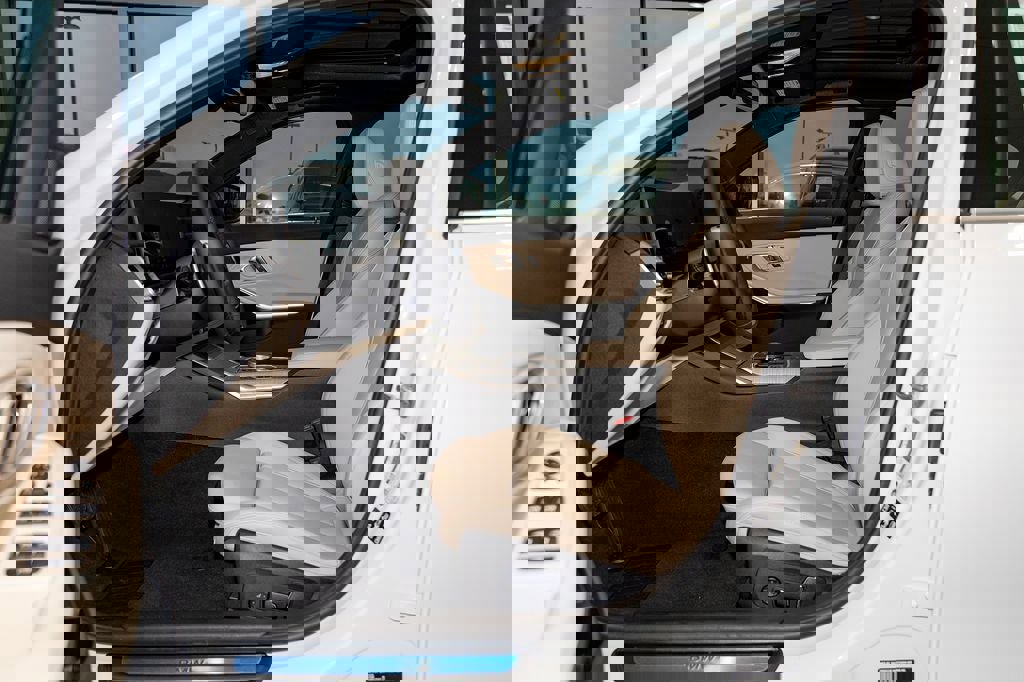 Used 2026 BMW 330i xDrive Sedan w/ Convenience Package image 18