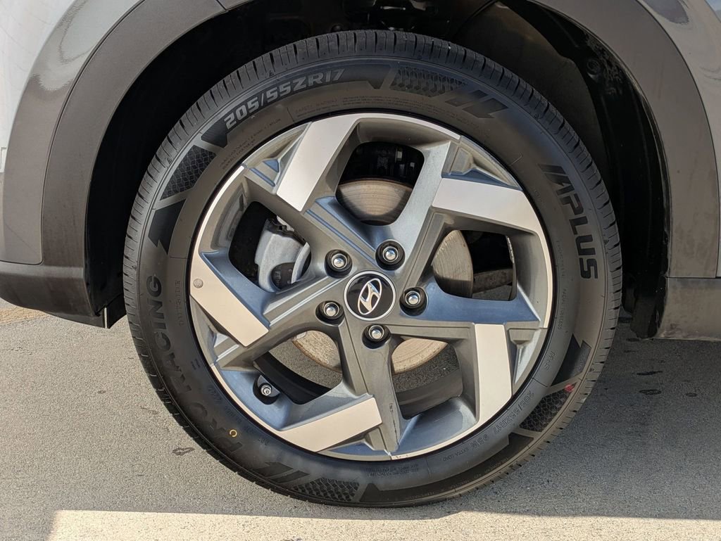 Used 2025 Hyundai Venue SEL image 31