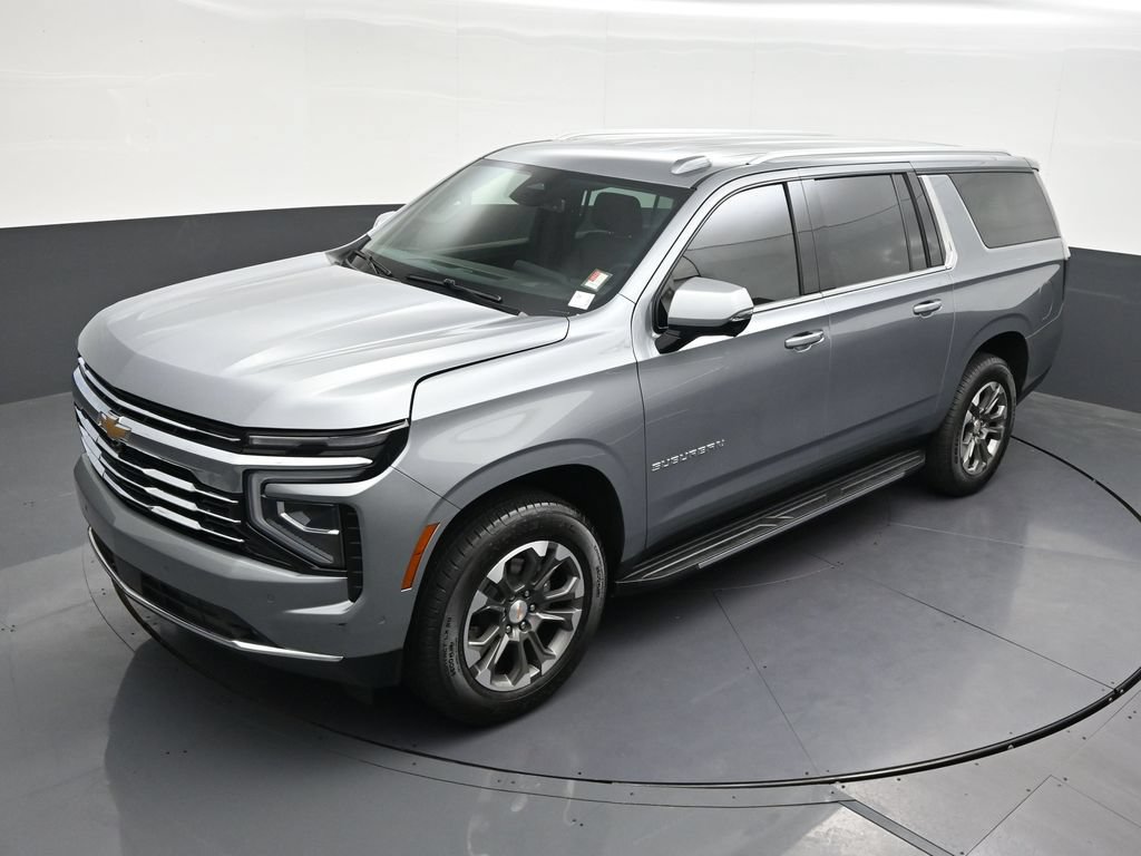 Used 2025 Chevrolet Suburban LT w/ Comfort Package RWD image 17