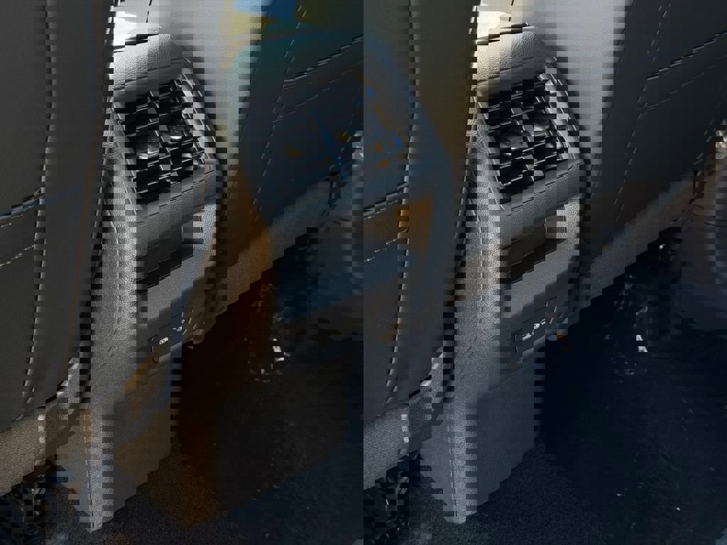 New 2026 Volkswagen Tiguan SE image 29