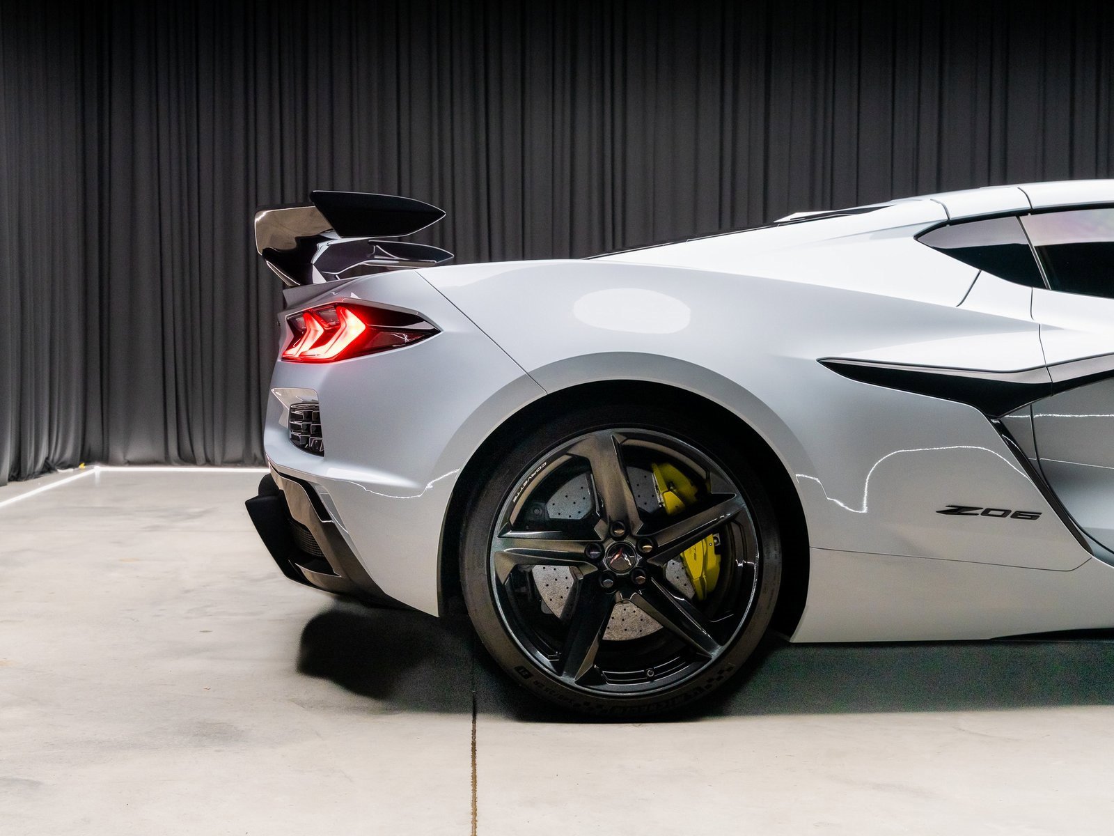 Used 2023 Chevrolet Corvette Z06 w/ Z07 Performance Package image 28