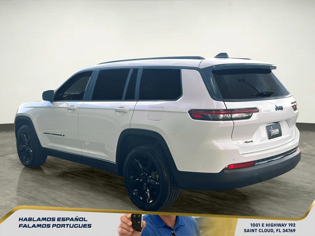Used 2023 Jeep Grand Cherokee L Laredo image 4