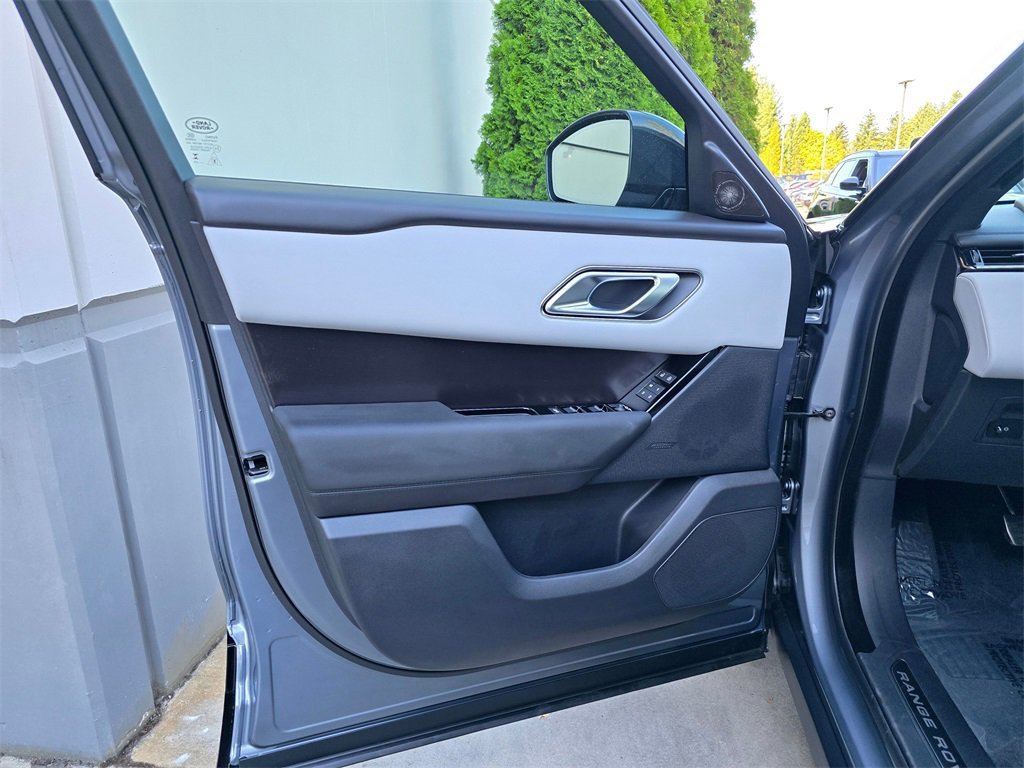 New 2026 Land Rover Range Rover Velar Dynamic SE image 21