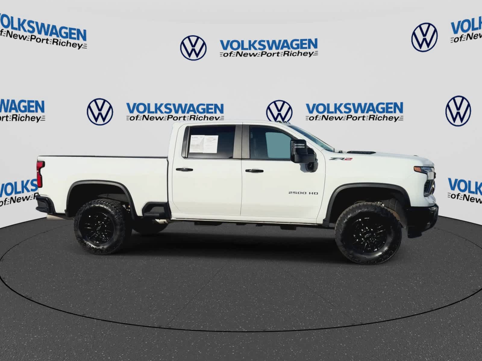 Used 2026 Chevrolet Silverado 2500 ZR2 AWD/4WD image 9
