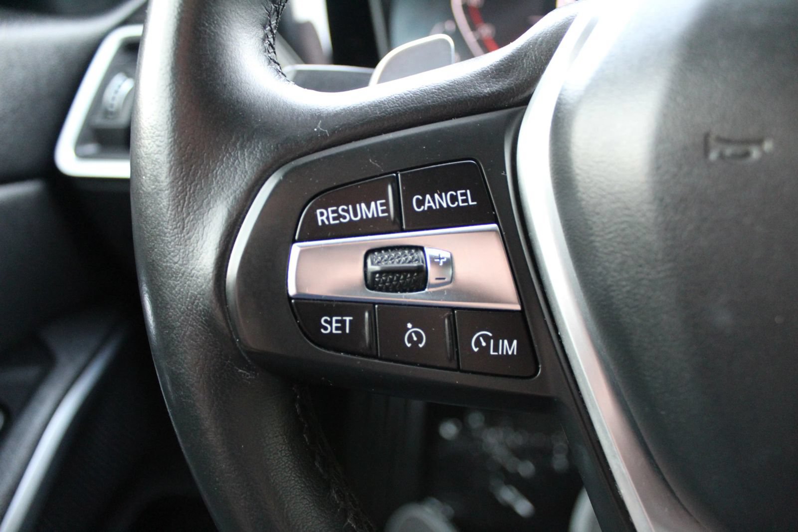 Used 2020 BMW 330i Sedan w/ Convenience Package RWD image 17
