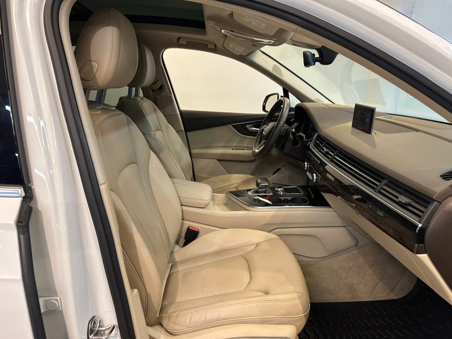Used 2018 Audi Q7 3.0T Prestige w/ Prestige Package image 33
