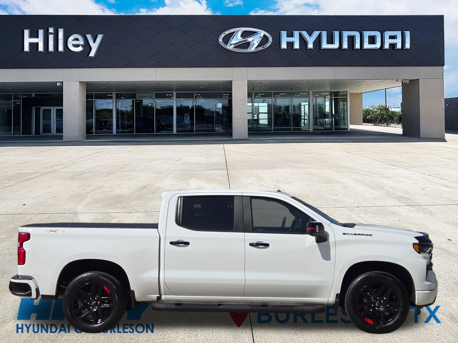 Used 2022 Chevrolet Silverado 1500 RST w/ Redline Edition AWD/4WD video 3