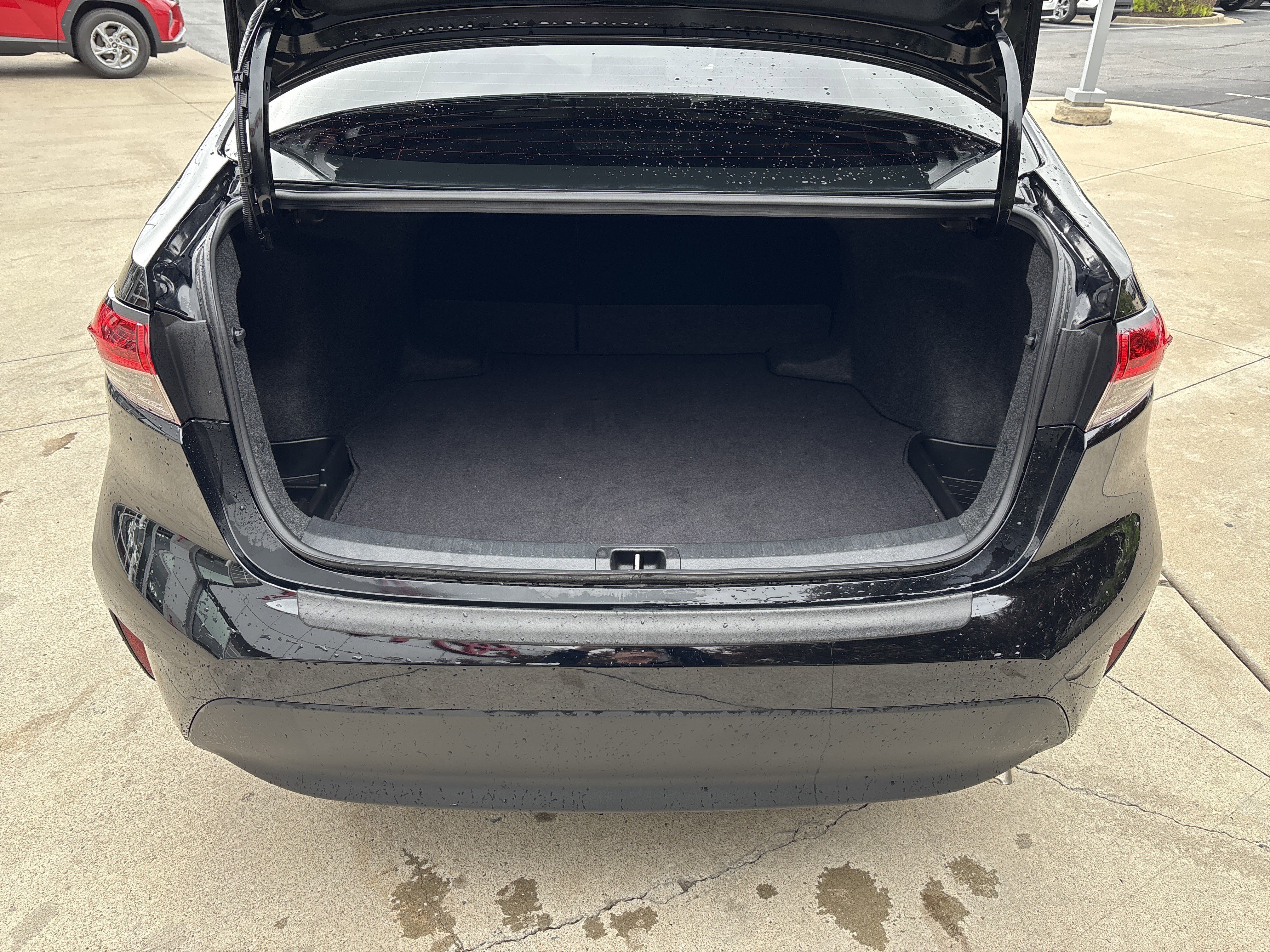 Used 2025 Toyota Corolla LE FWD image 31