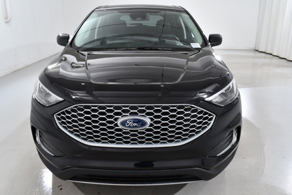 Used 2023 Ford Edge SEL w/ Convenience Package image 3