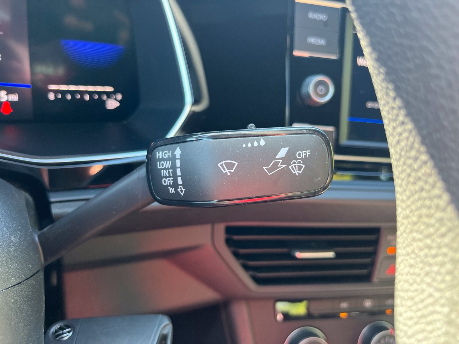 Certified 2023 Volkswagen Jetta Sport FWD image 17