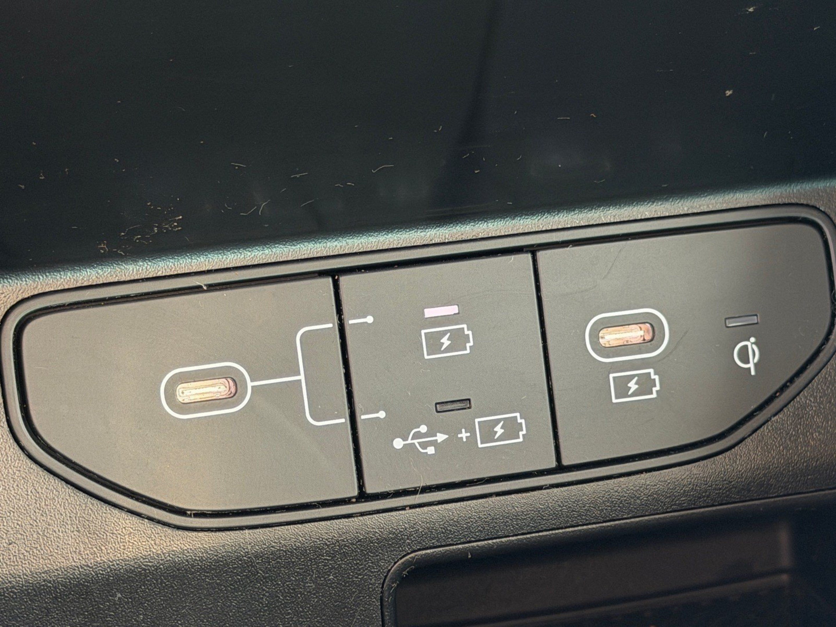 Certified 2025 Kia Sorento S w/ Panoramic Sunroof Package FWD image 25