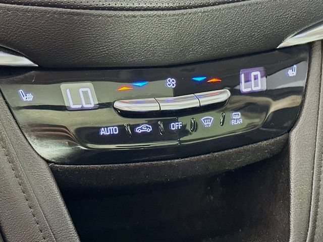 Used 2018 Cadillac XT5 Luxury w/ LPO, Black Ice Package AWD/4WD image 22