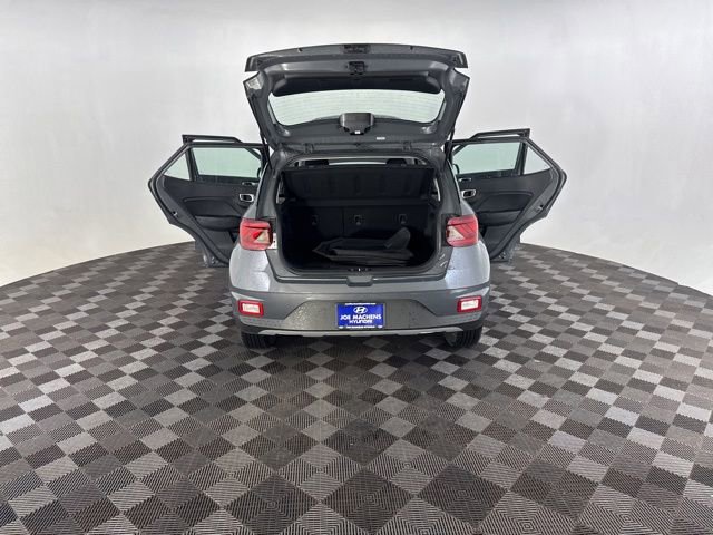 Used 2025 Hyundai Venue SEL FWD image 16