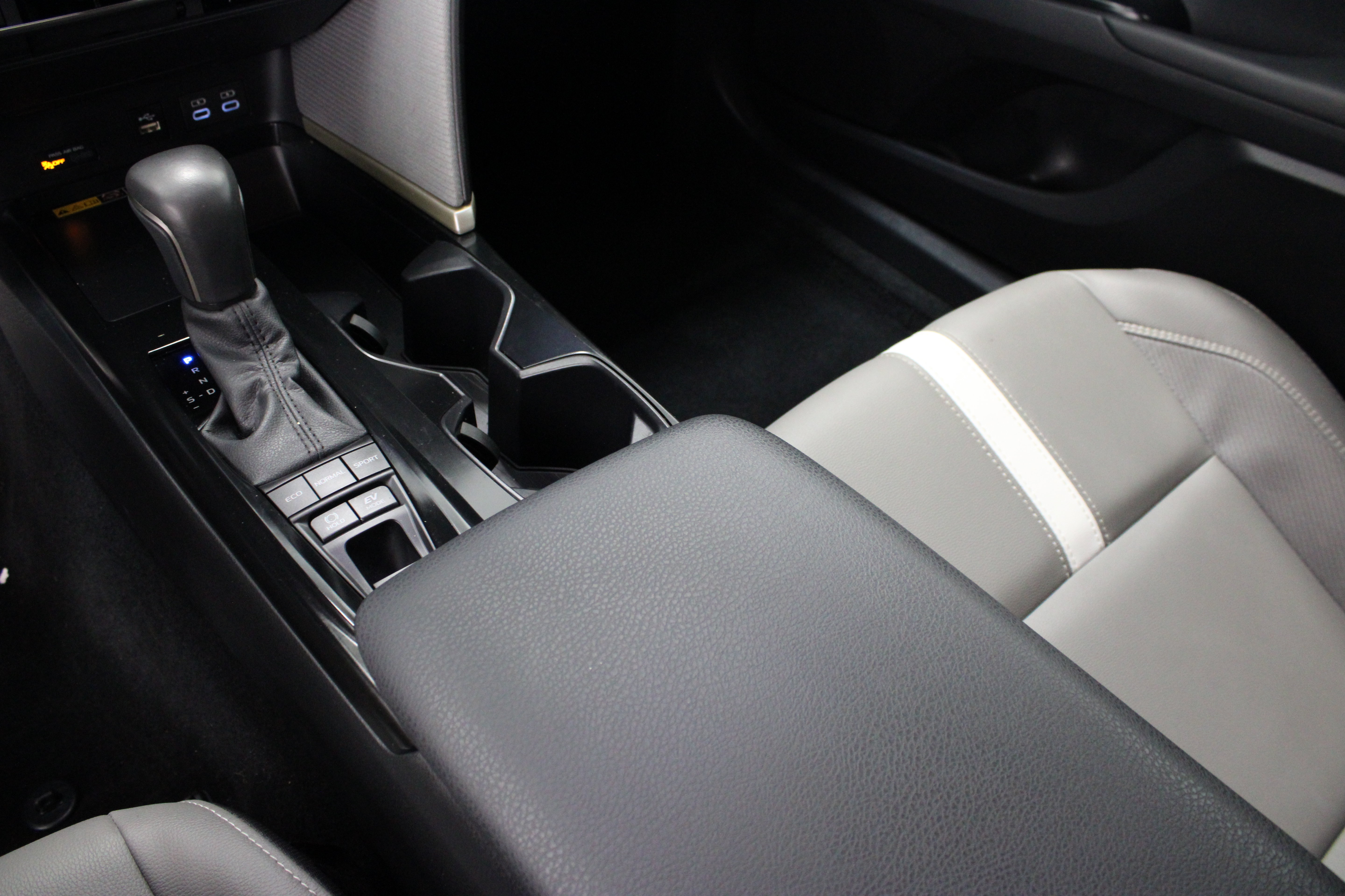 Used 2026 Toyota Camry SE w/ Convenience Package FWD image 17