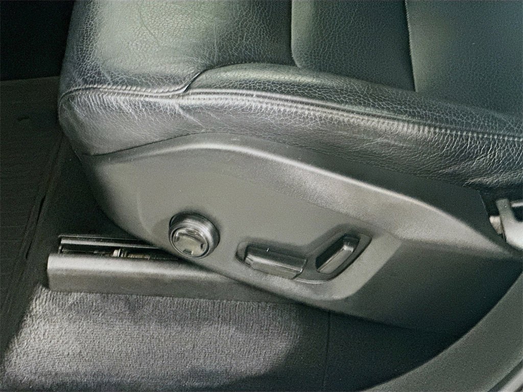 Used 2016 Volvo XC90 T5 Momentum image 22