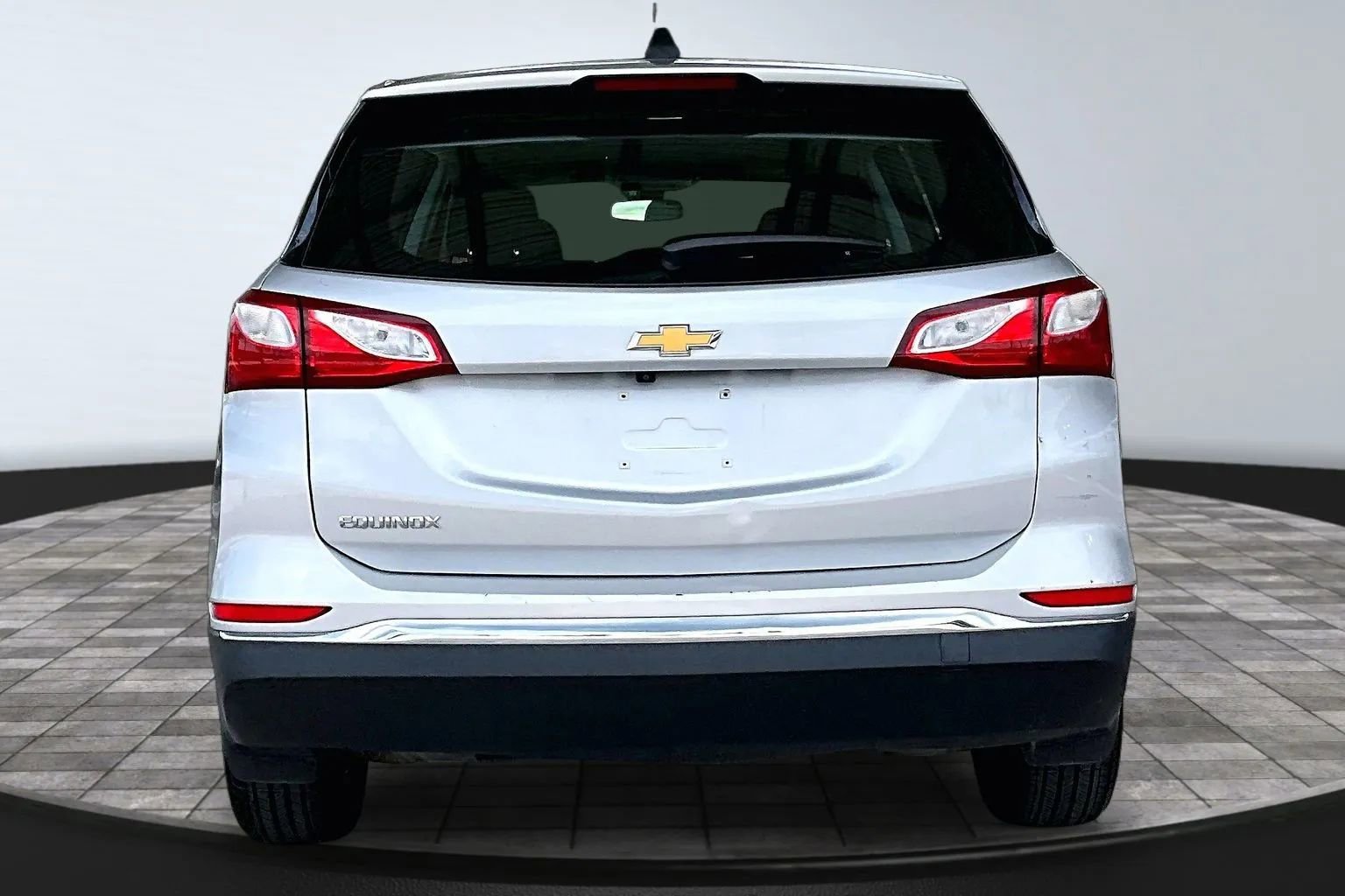 Used 2018 Chevrolet Equinox LS FWD image 5