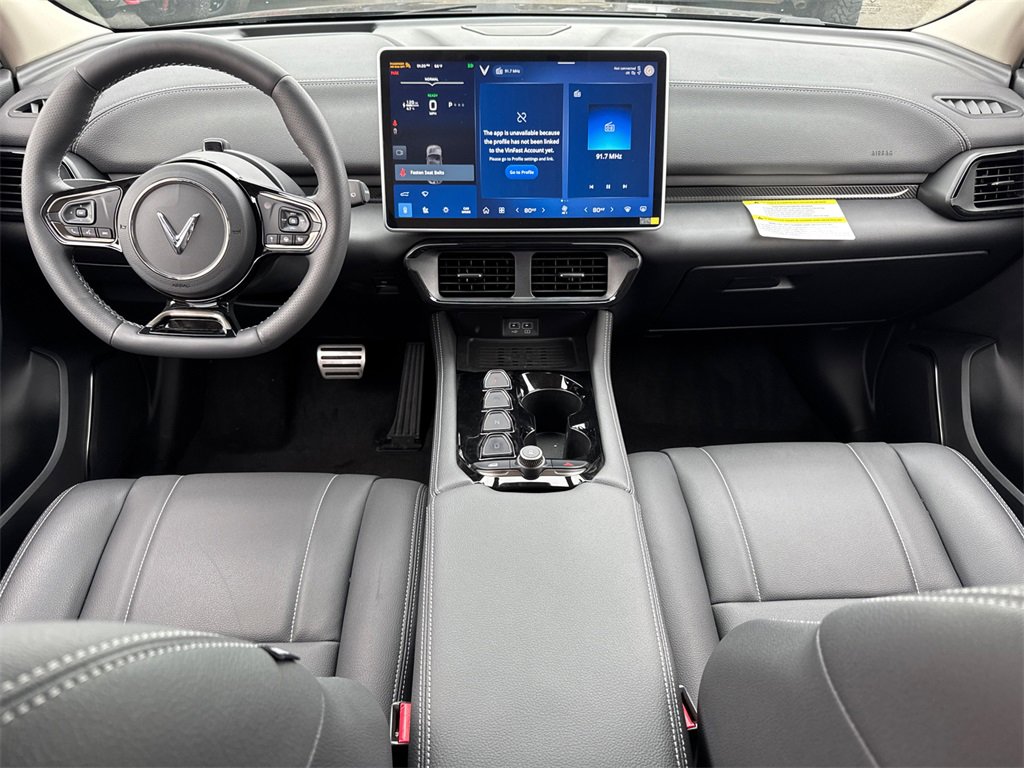 New 2025 VinFast VF 8 Eco image 19