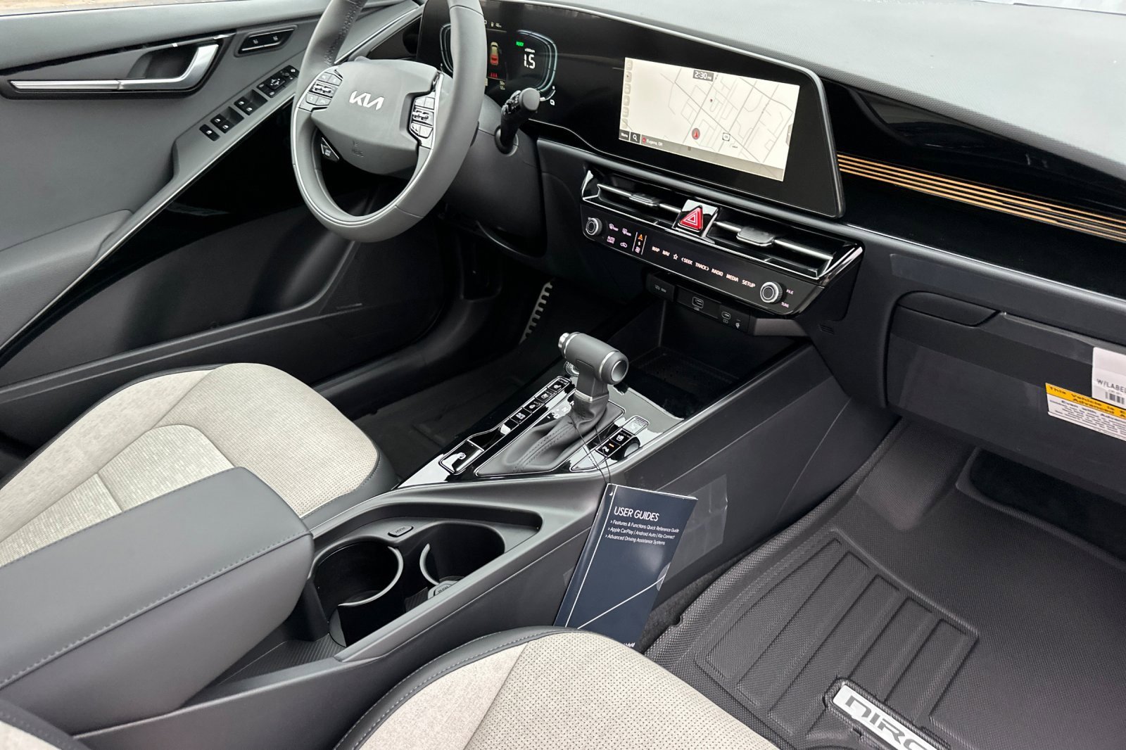 New 2025 Kia Niro SX Touring image 12