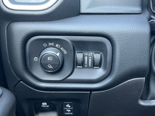 New 2026 RAM 1500 4x4 Crew Cab image 17