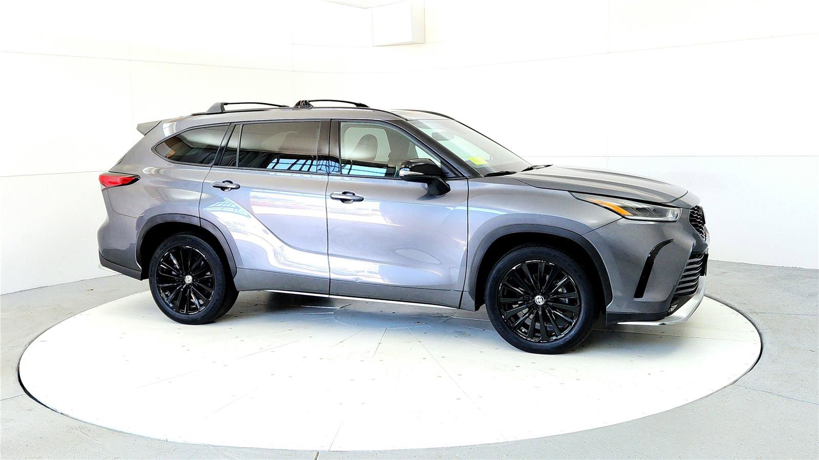 Used 2023 Toyota Highlander XSE AWD/4WD image 5