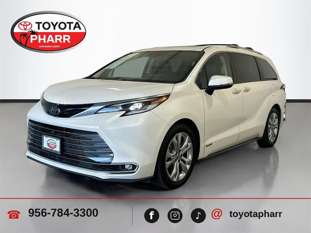 Used 2021 Toyota Sienna Platinum FWD image 1