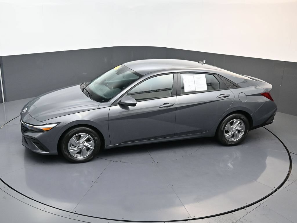 Certified 2026 Hyundai Elantra SE FWD image 19